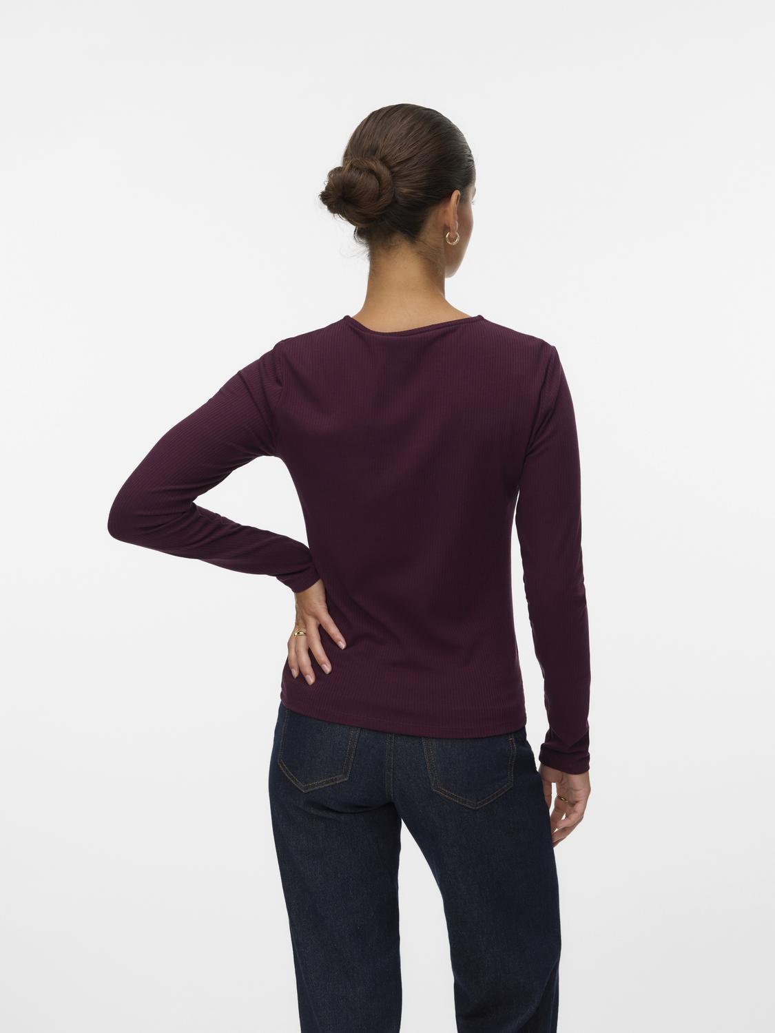 model_shot-back